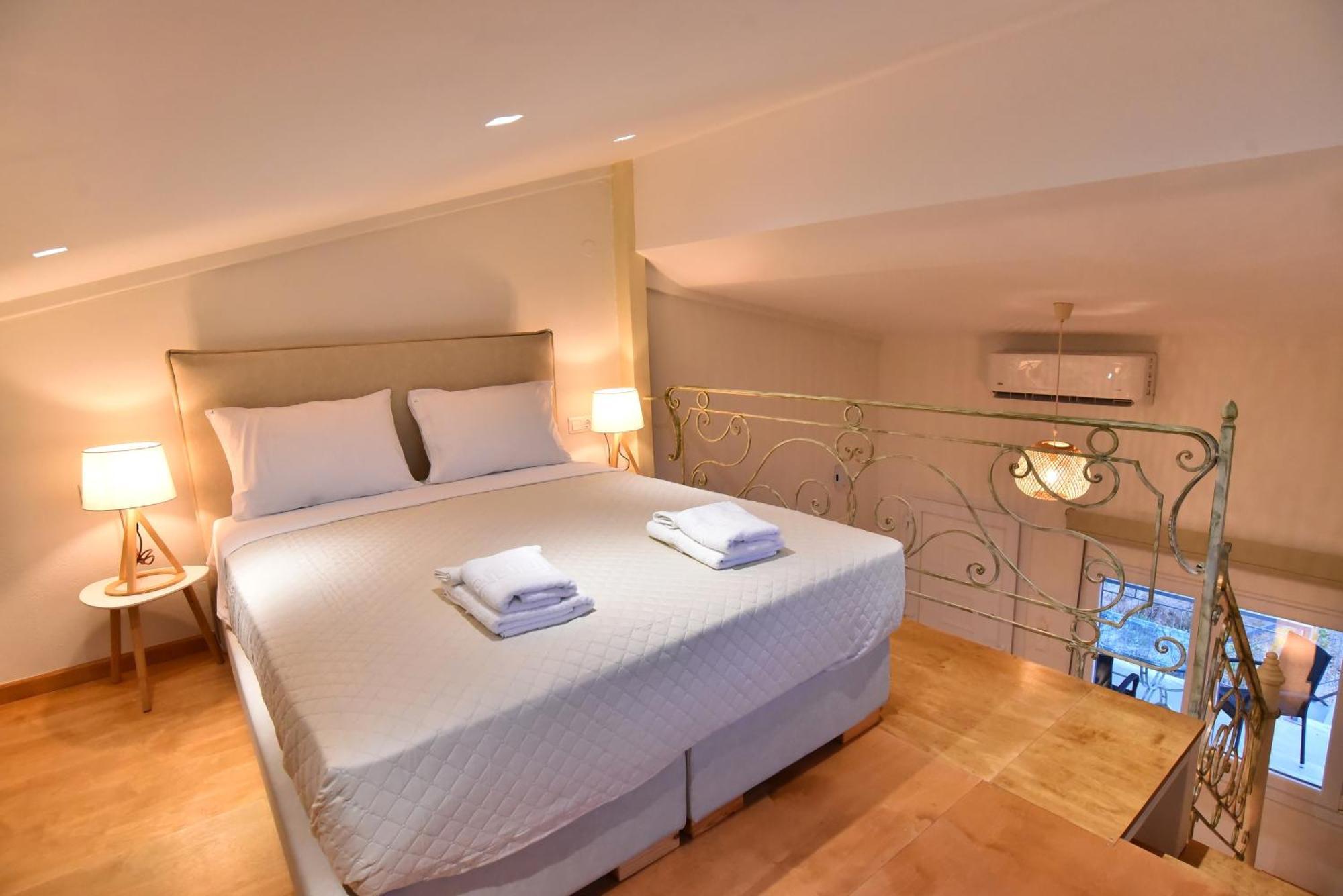 Thea & Loft Holiday home *